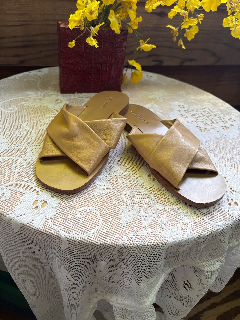 Everlane The Day Crossover Sandal. Size 8.5